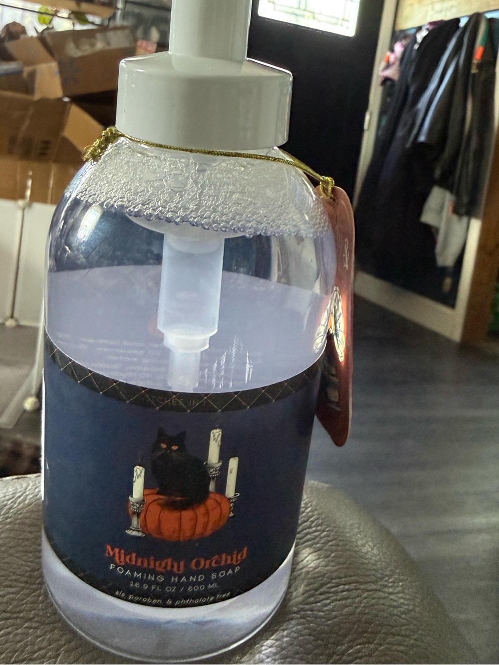 Foaming Hand Soap - Bottle lights up & makes sound